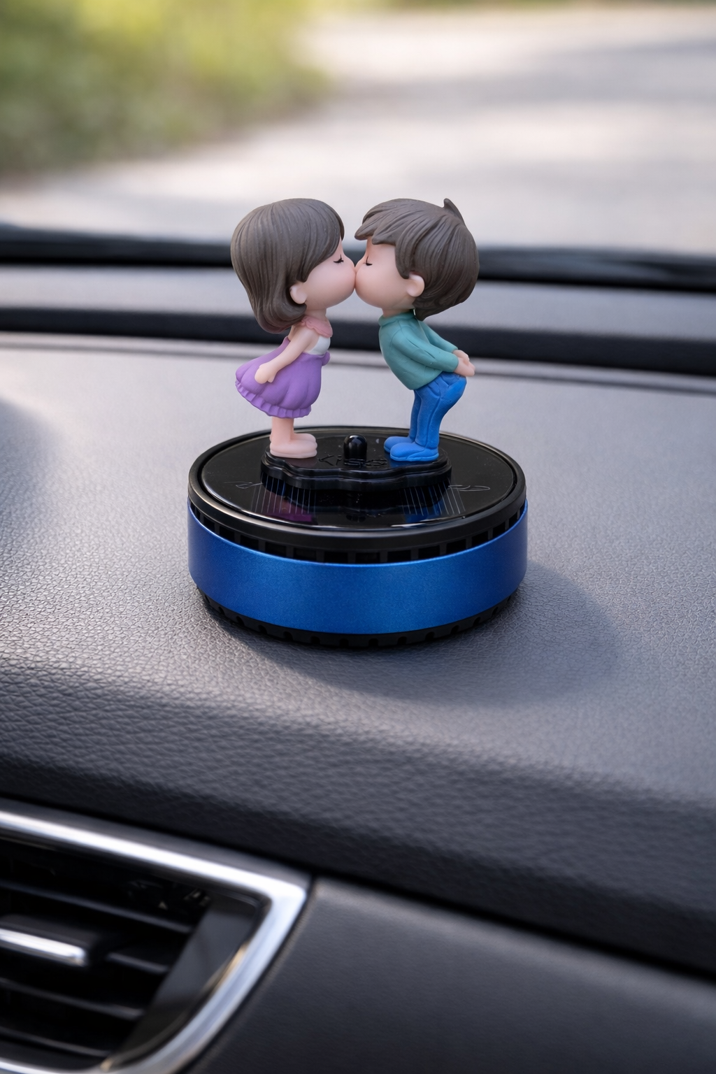 Acto Solar Powered Rotating Kissing KS01 Couple Showpiece with Aroma Diffuser Bottle – Romantic Dashboard & Home Decor