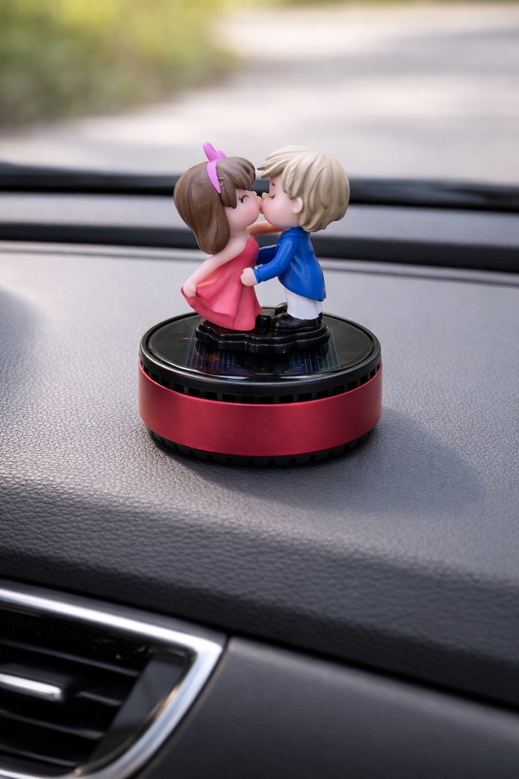 Acto Solar Powered Rotating Kissing KS02 Couple Showpiece with Aroma Diffuser Bottle – Romantic Dashboard & Home Decor