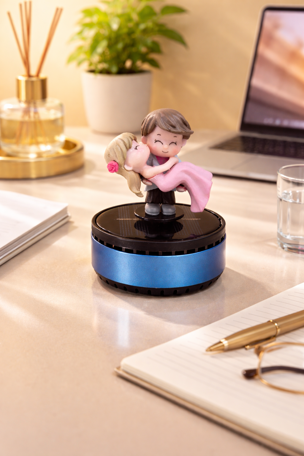 Acto Solar Powered Rotating Kissing KS04 Couple Showpiece with Aroma Diffuser Bottle – Romantic Dashboard & Home Decor