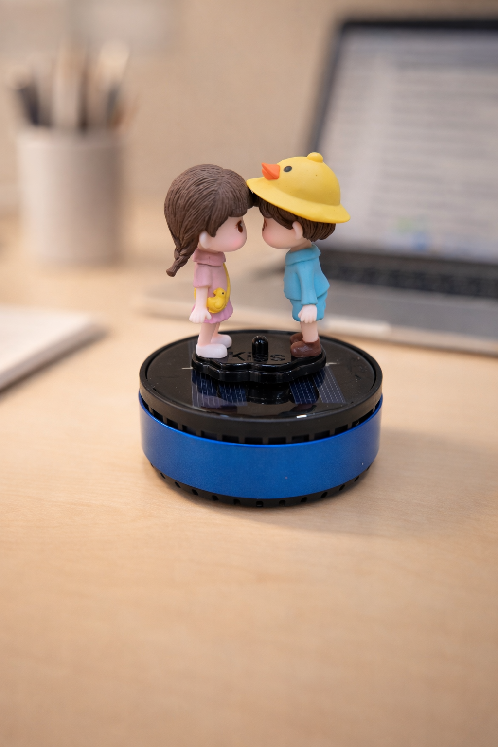 Acto Solar Powered Rotating Fourhead FH02 Couple Showpiece with Aroma Diffuser Bottle – Romantic Dashboard & Home Decor