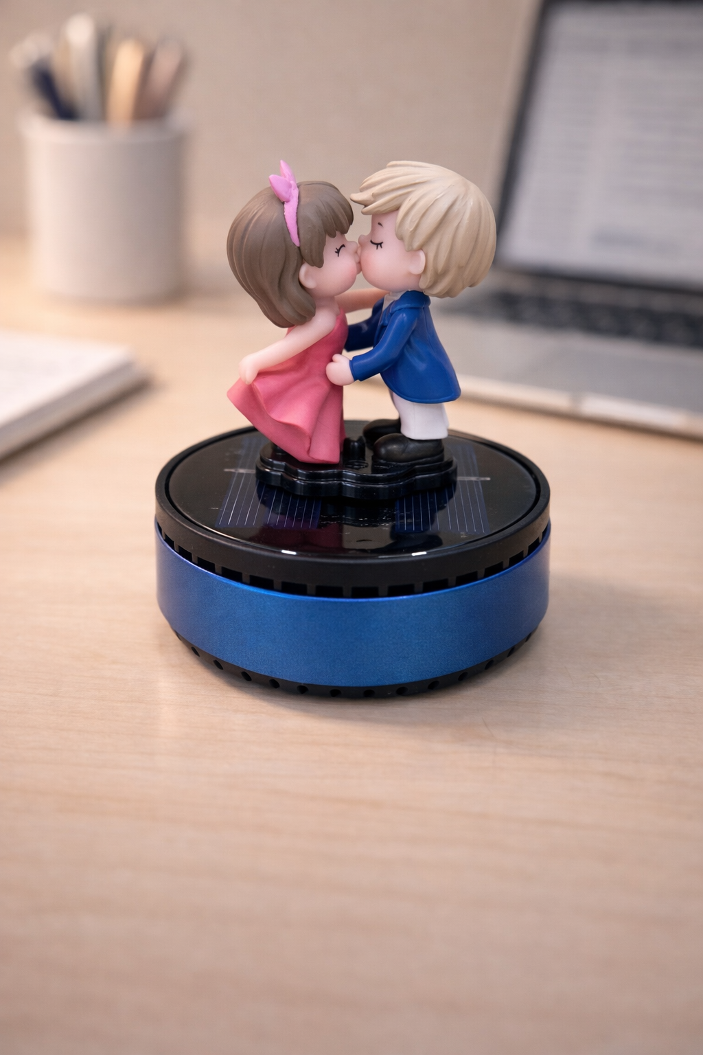 Acto Solar Powered Rotating Kissing KS02 Couple Showpiece with Aroma Diffuser Bottle – Romantic Dashboard & Home Decor