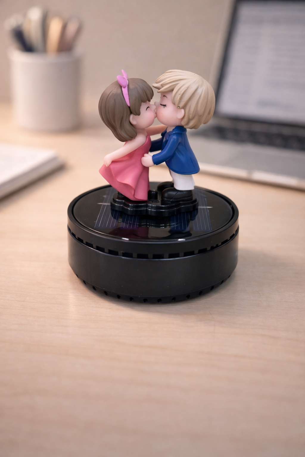 Acto Solar Powered Rotating Kissing KS02 Couple Showpiece with Aroma Diffuser Bottle – Romantic Dashboard & Home Decor