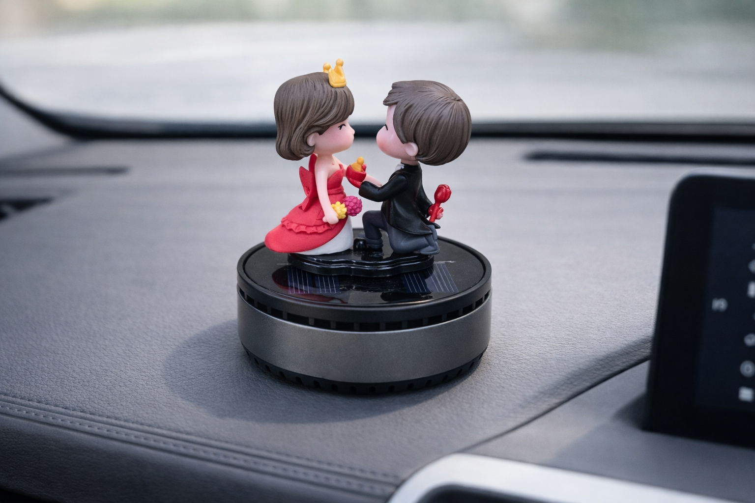 Acto Solar Powered Rotating Couple Showpiece with Aroma Diffuser Bottle – Romantic Dashboard & Home Decor