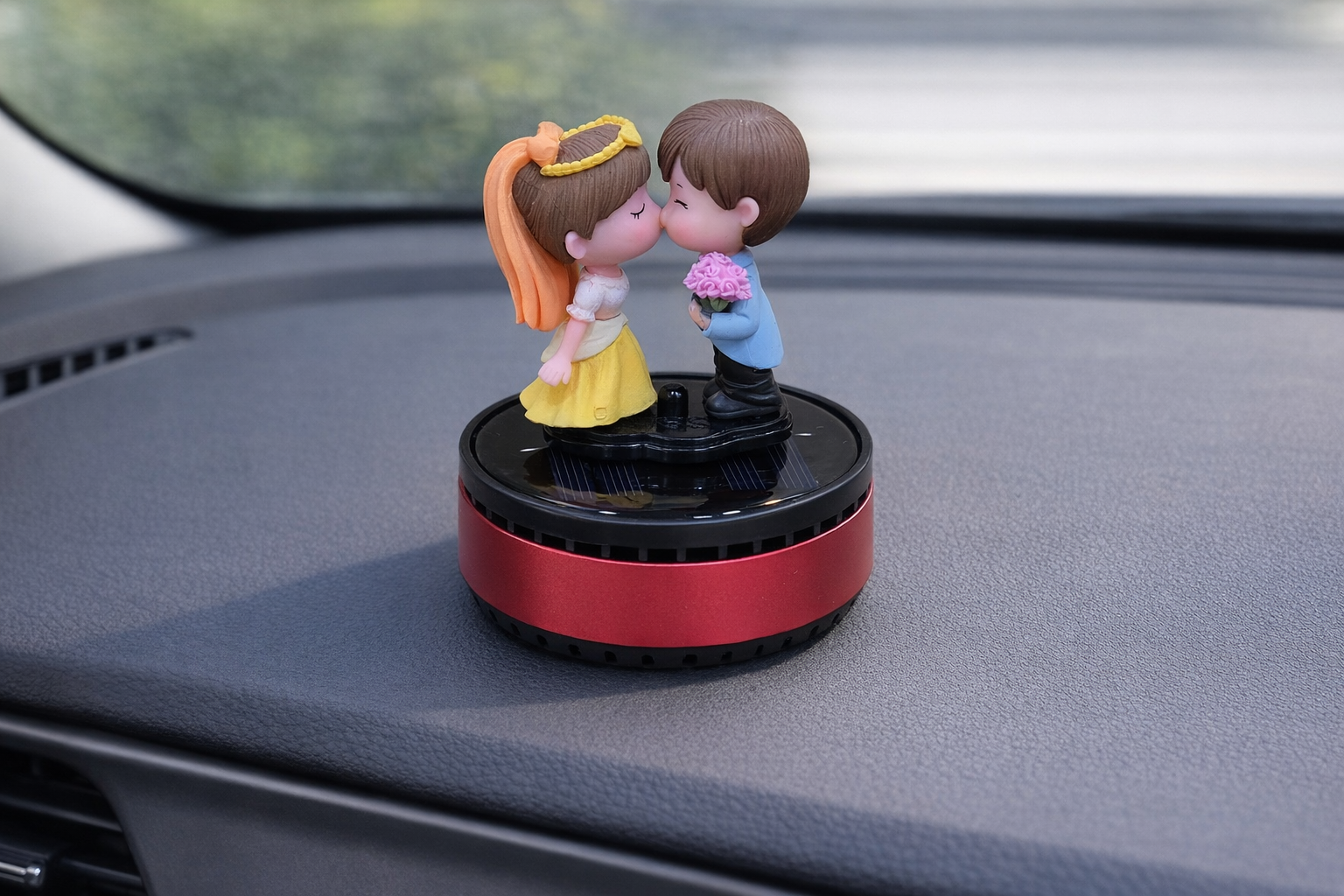 Acto Solar Powered Rotating Kissing KS03 Couple Showpiece with Aroma Diffuser Bottle – Romantic Dashboard & Home Decor